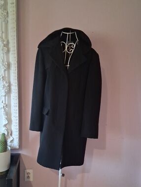 DONNYBROK Classic Black Women's Coat - Timeless Hooded Design